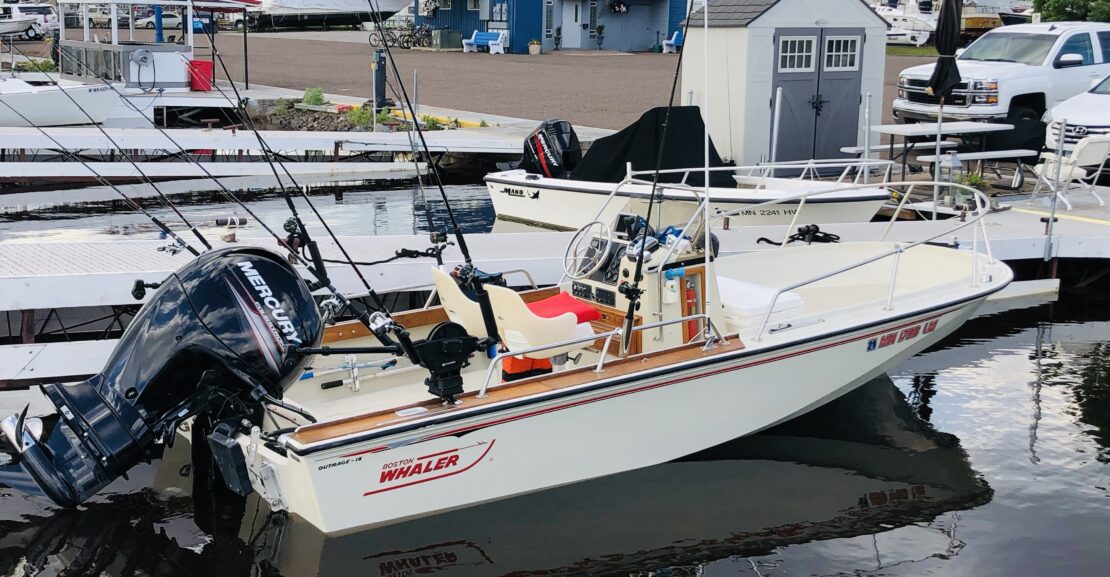 BOSTON WHALER OUTRAGE 18 1988 TEN