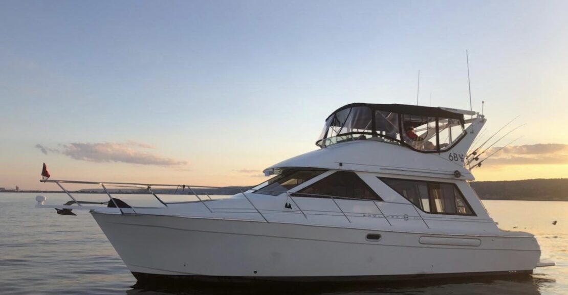 BAYLINER 3988 MOTORYACHT 1996