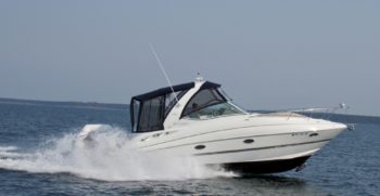 31' Cruisers 300 CXi 2008 starboard cruising