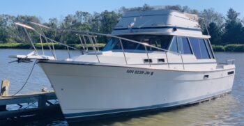 Bayliner 3280 Explorer 1983 Port One