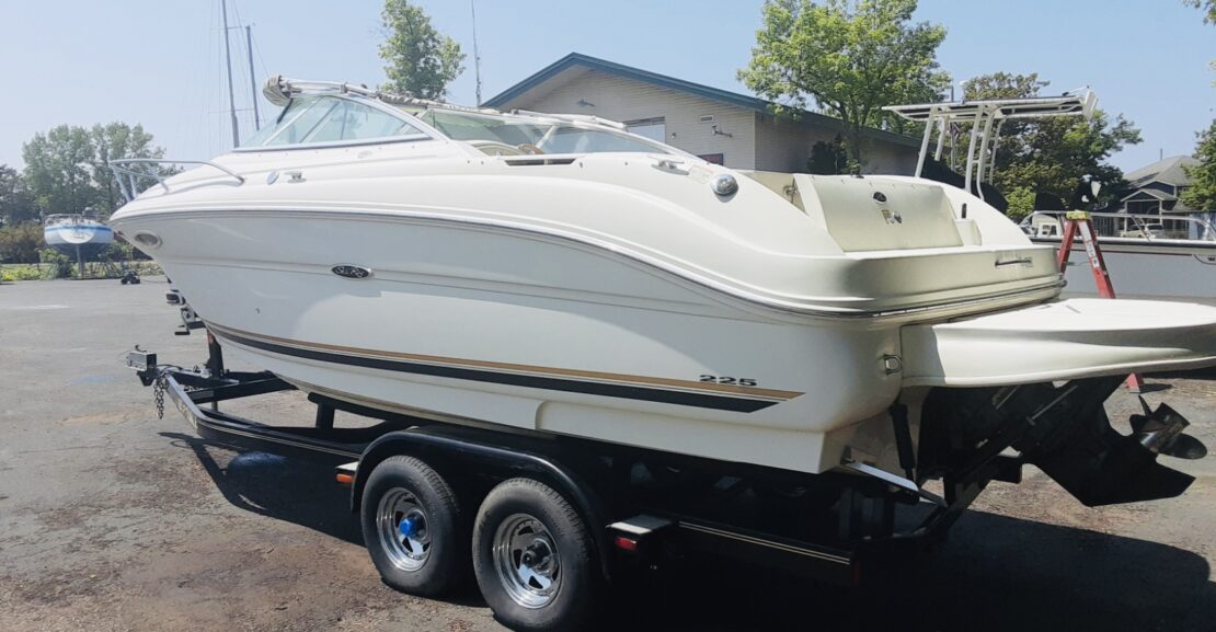 SEA RAY 225 WEEKENDER 2001 PORT ONE
