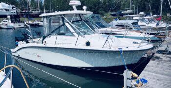 TROPHY PRO 2502WA 2004 STARBOARD ONE