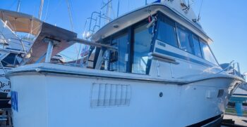 TROJAN F 32 1976 STARBOARD TWO